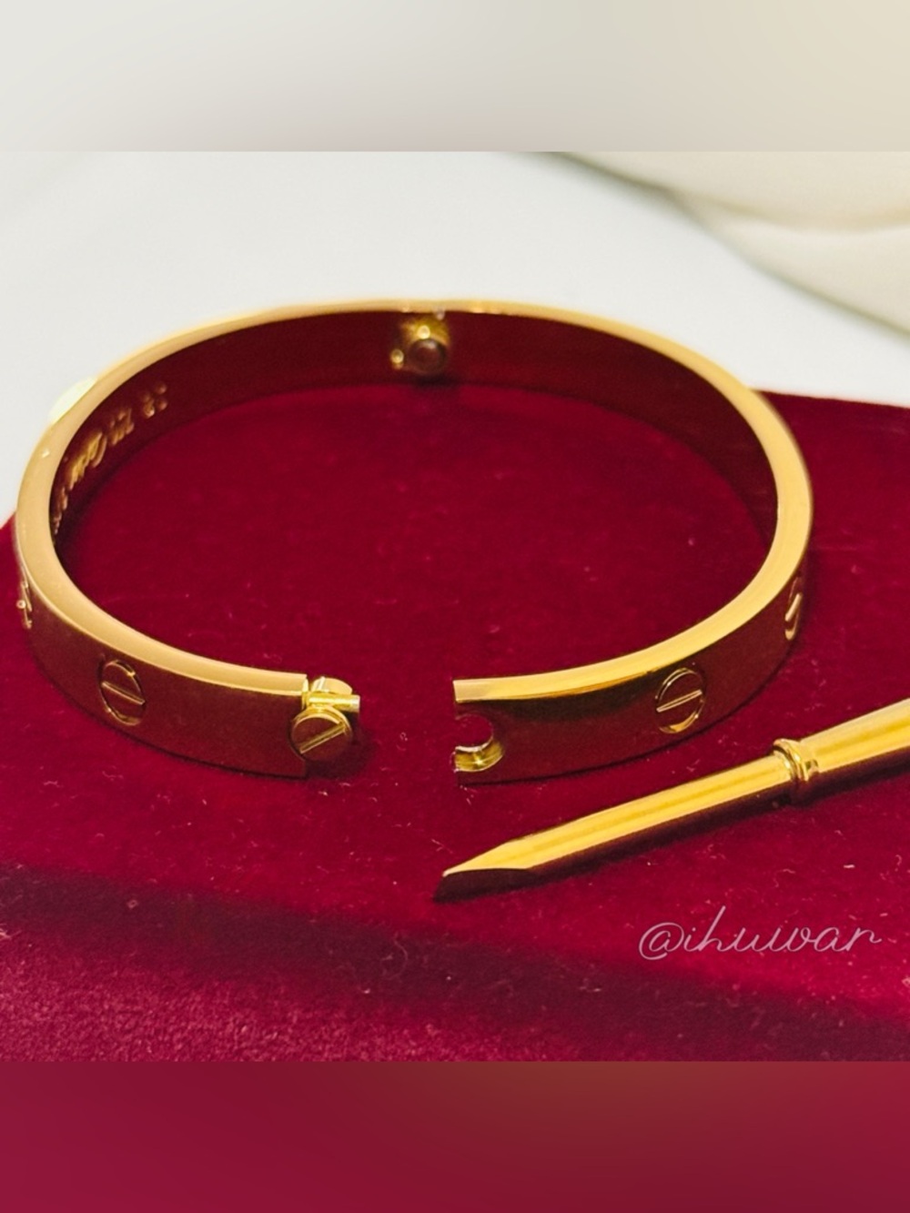New 18K Gold Plated Screw Love Motif Bangle Bracelet with Screwdriver - Picture 7 of 9